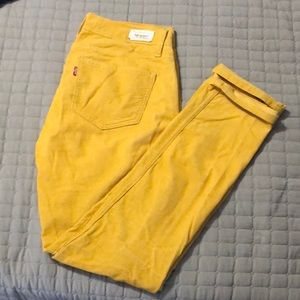 Levi’s corduroy pants 524 tm size 28x30 yellow color.